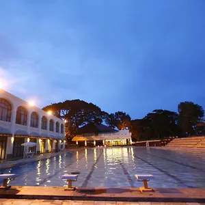 4* 度假村 克拉克溫泉度假城