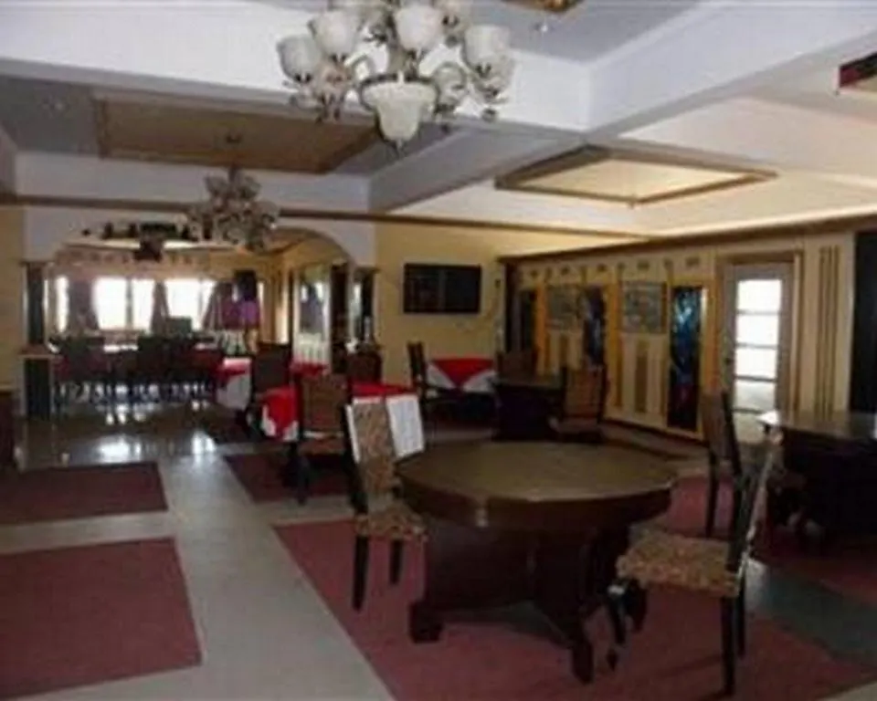 Hotel California Angeles 3*,