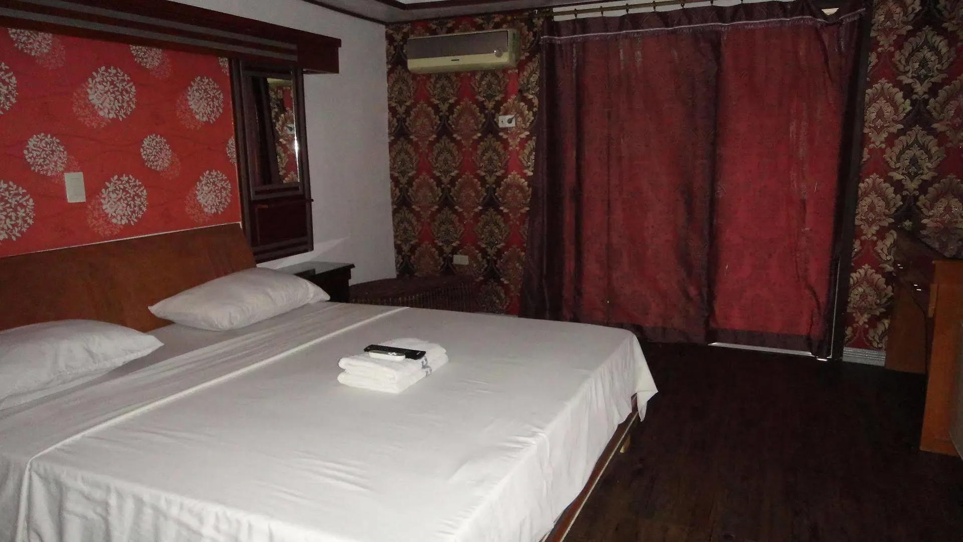 Hotel California Angeles 3*,  Philippines