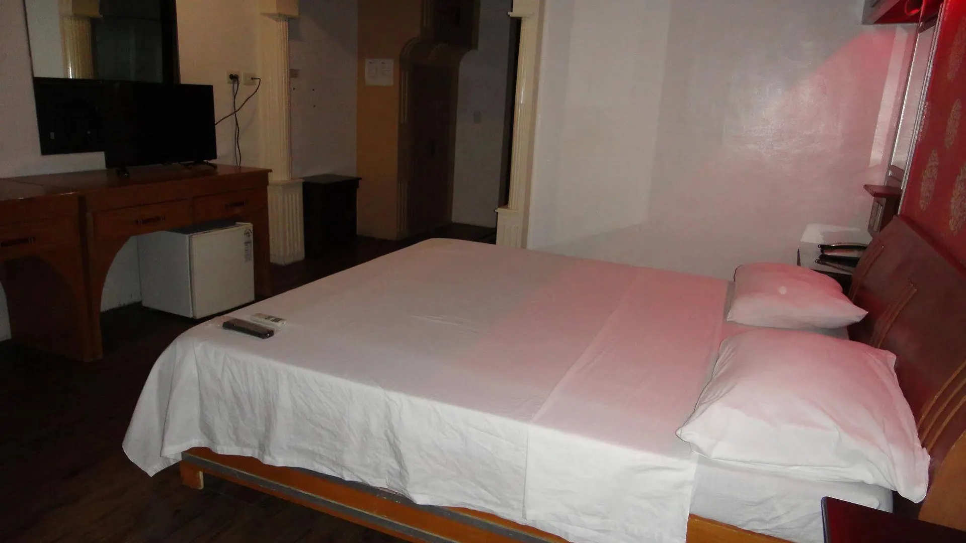 Hotel California Angeles 3*,